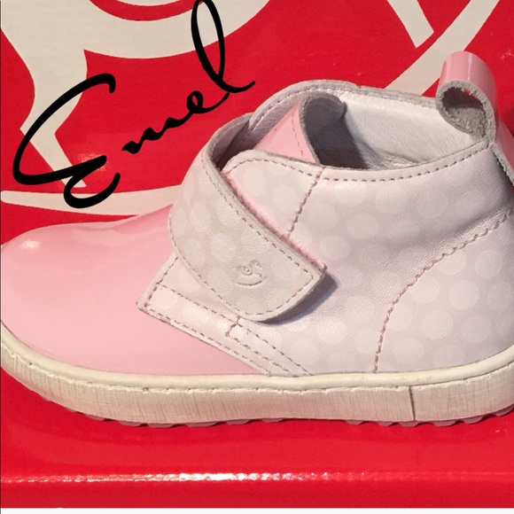 Emel - Picture 2 of 5